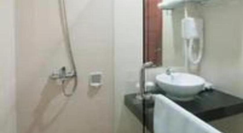 Bella Hotel סוראבאיה מראה חיצוני תמונה