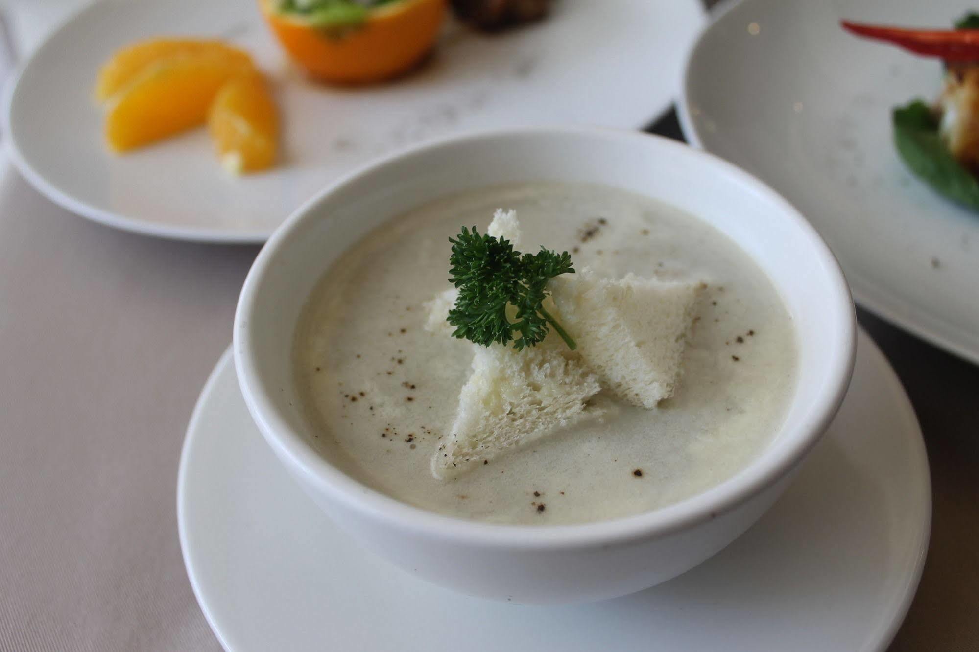 Bella Hotel סוראבאיה מראה חיצוני תמונה